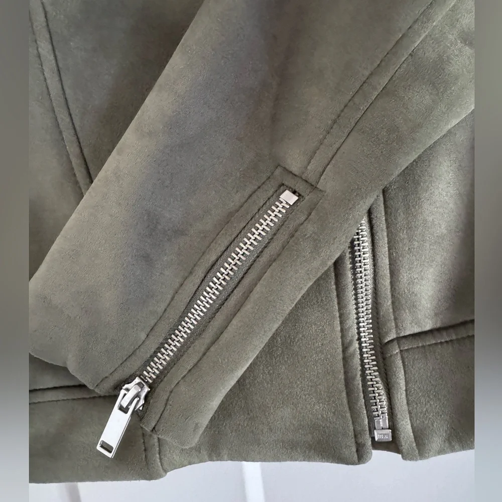 Women's Suede Moto Jacket - Picture 4 of 5